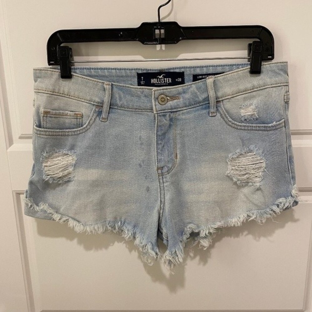 Hollister Vintage Stretch Low Rise Short-Short Distressed Denim Size 7 Waist 28